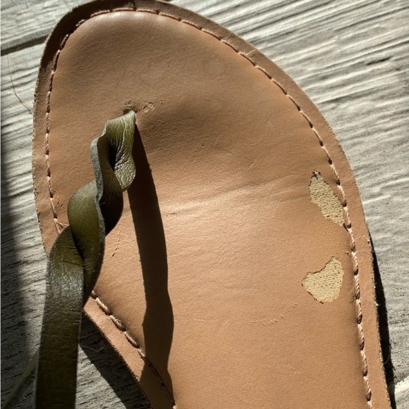 Old Navy Olive Twist T-Strap Sandals - Picture 4 of 9